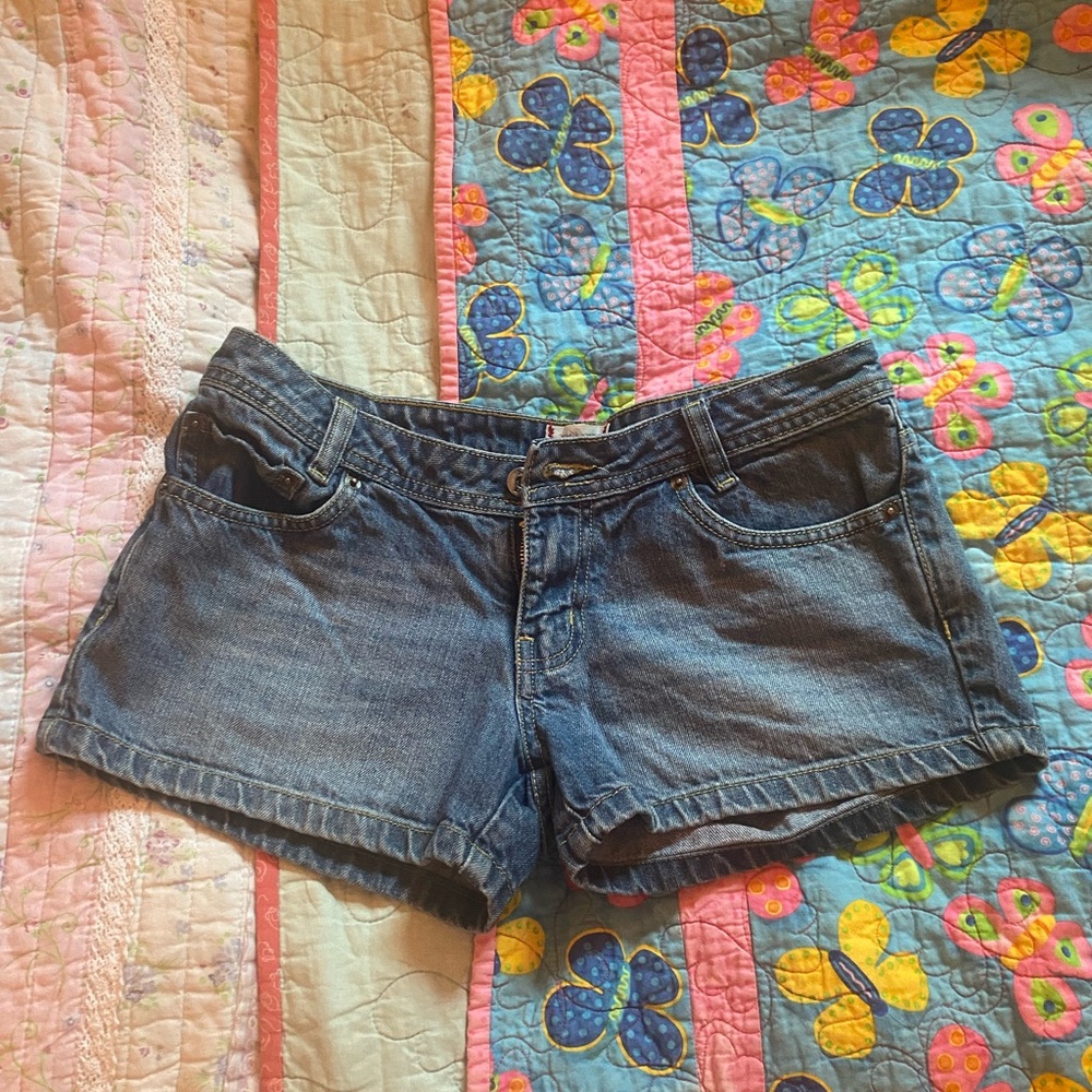 DENIM LOW WAISTED MICRO SHORTS